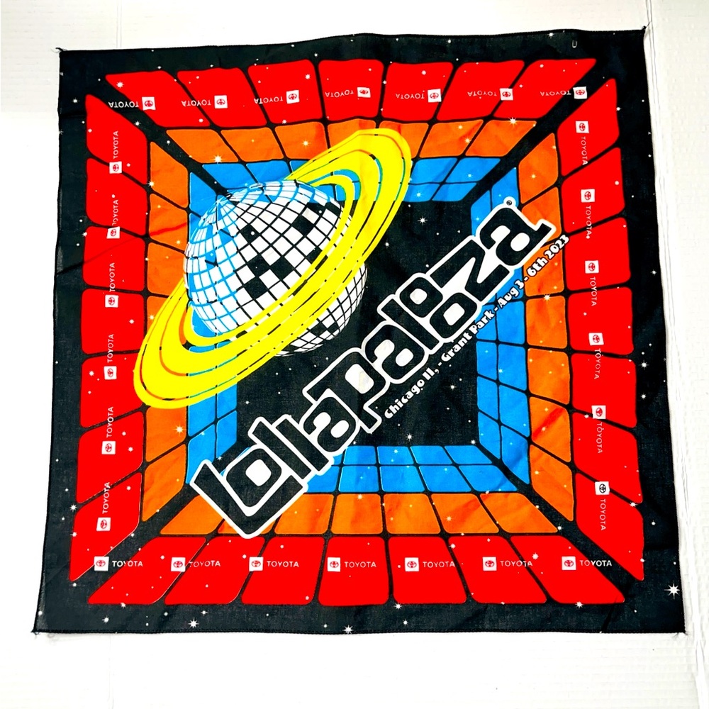 Lollapalooza 2023 Bandana Chicago Grant Park Band Music Concert Tour 21x21 Scarf